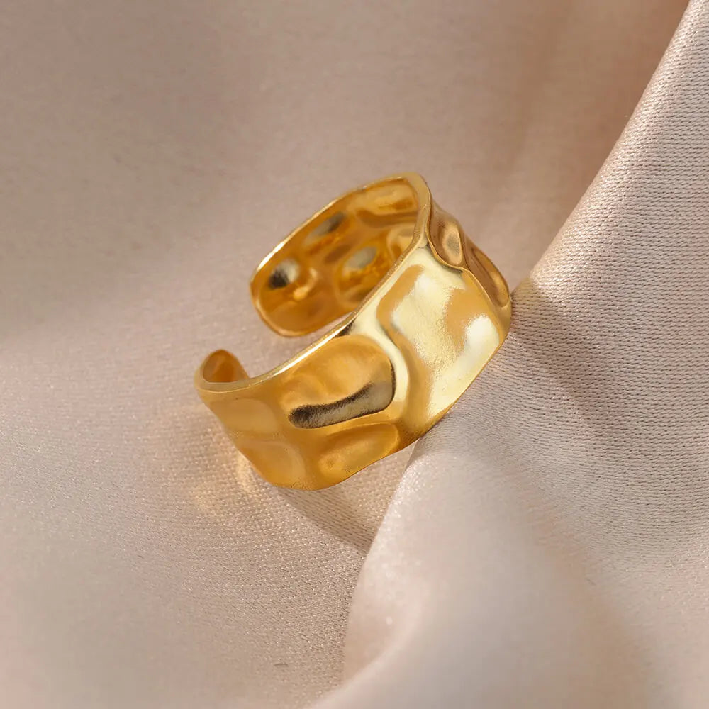 Bague dorée forme irrégulière